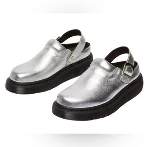 Dr. Martens LAKETEN
Metallic Silver Slingback Mules.